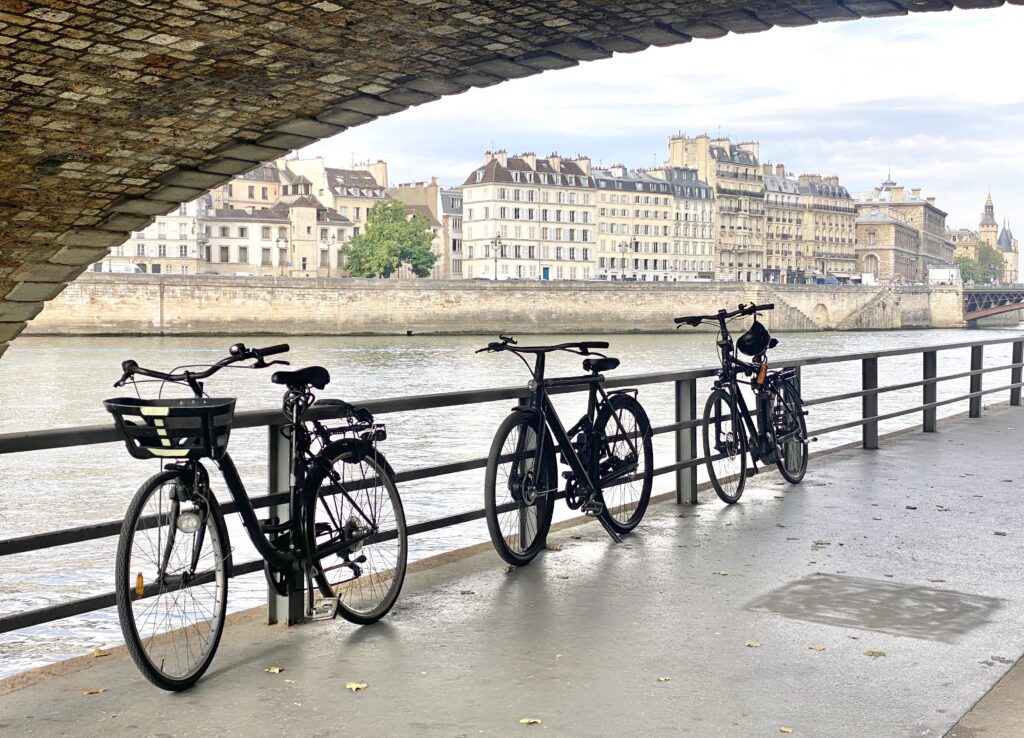 Voie sur berge à Paris