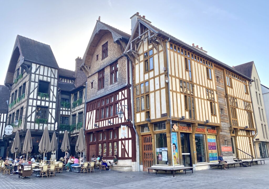 Troyes (rue Champeaux)