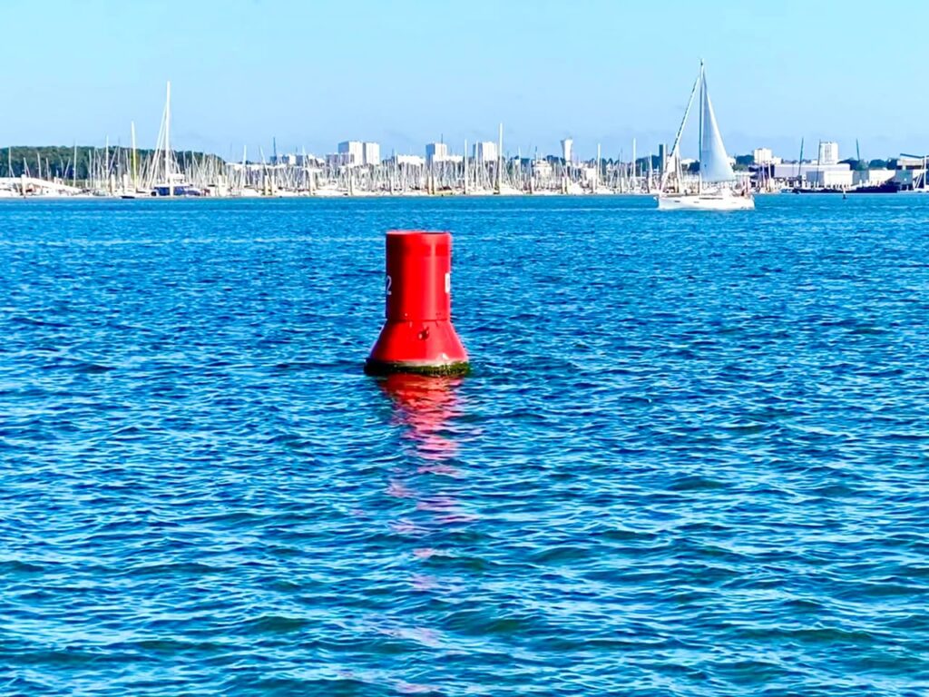 Bouée babord