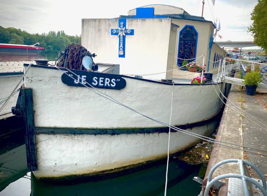 Chapelle flottante "Je sers"