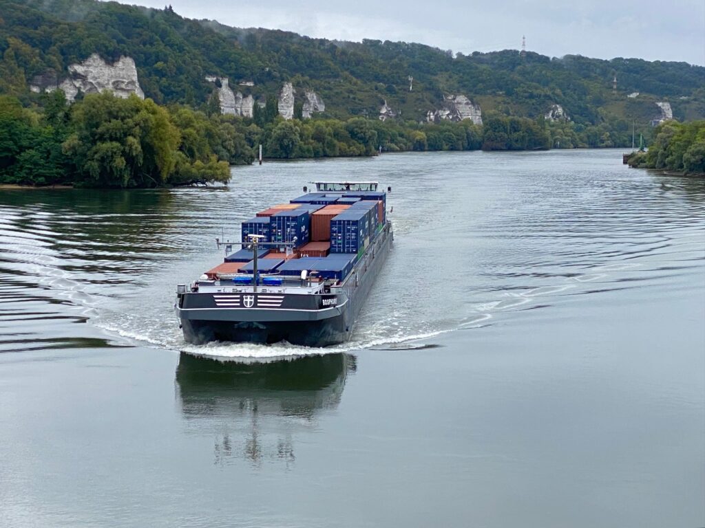 Péniche à Orival