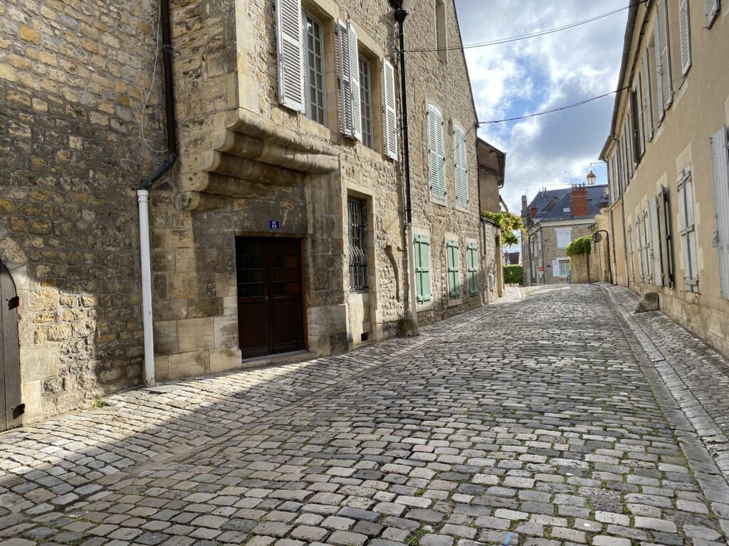 Rue pavée de Nevers