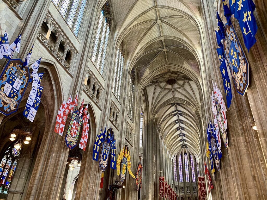Intérieur cathédrale Sainte-Croix à Orléans