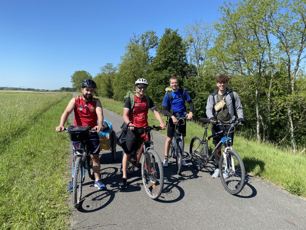 Cyclistes sur les bords de Loire