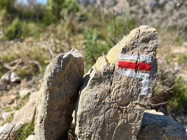 Marque GR 98-51 dans les calanques de Marseille