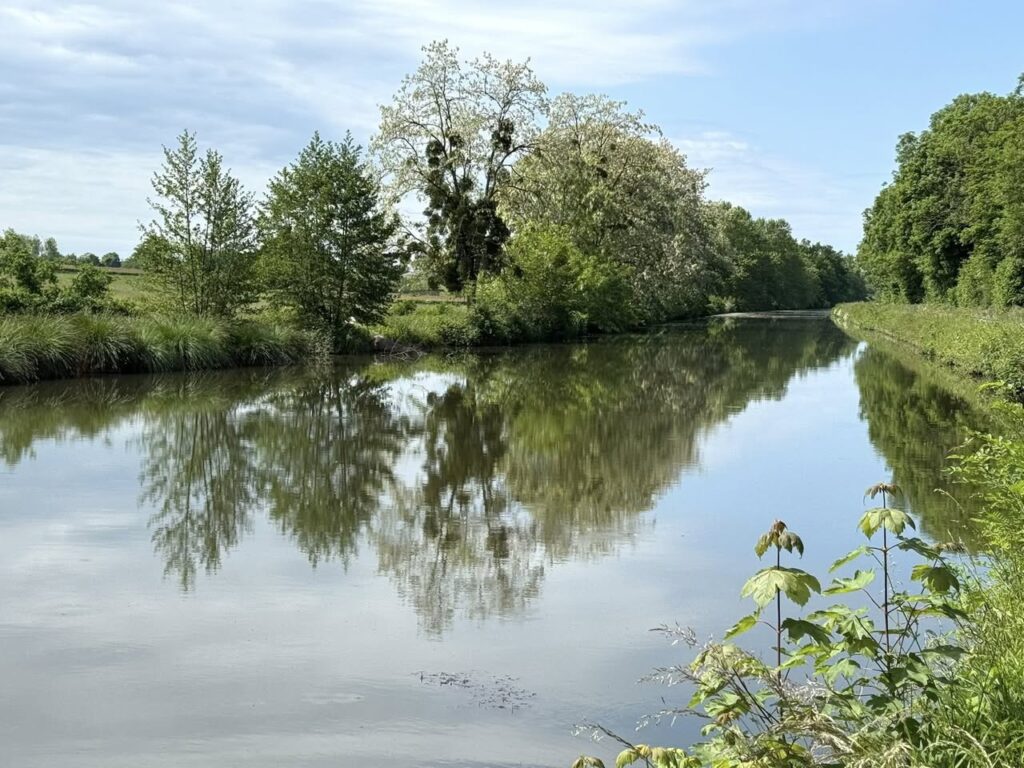 Le canal du Centre, en Bourgogne