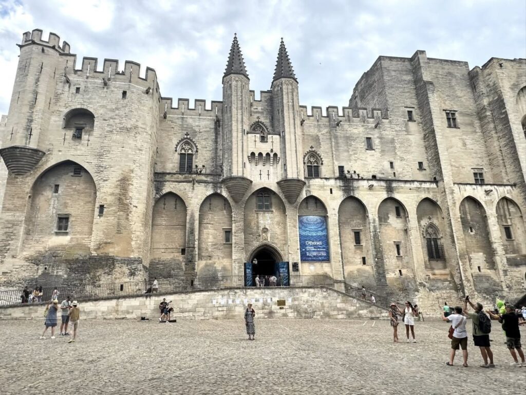 Le palais des Papes à Avignon (Vaucluse)