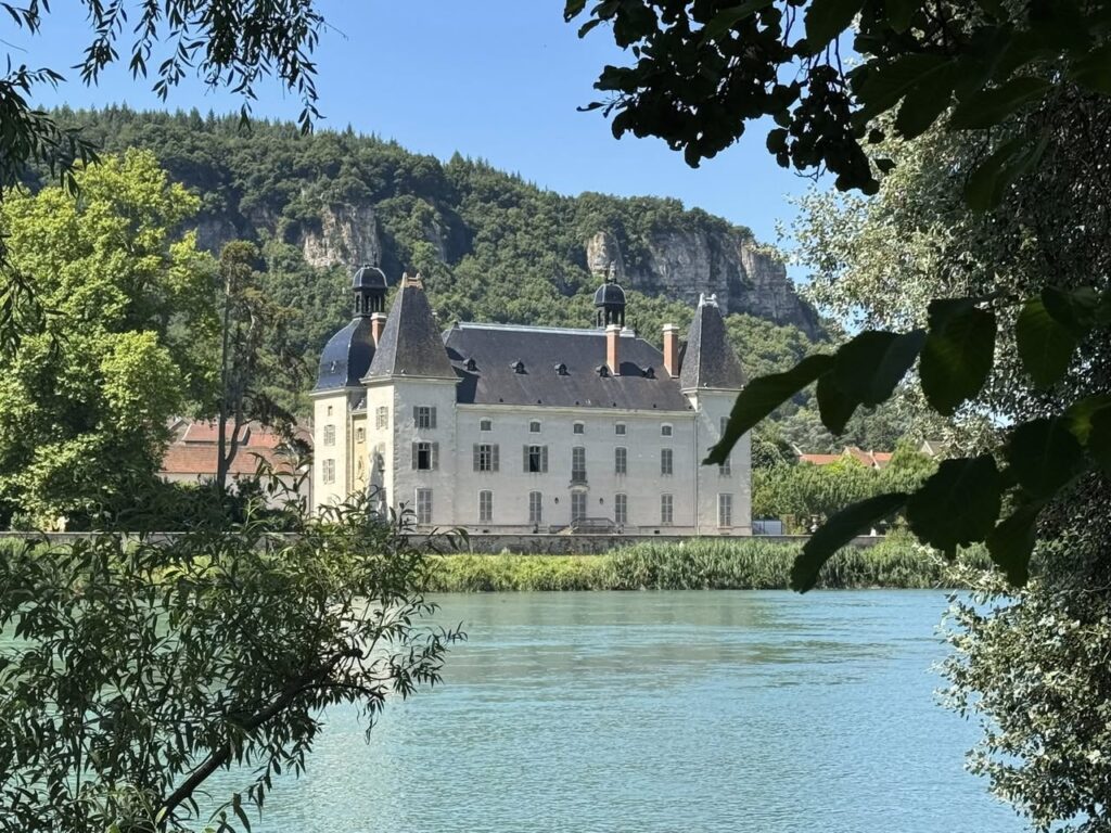 Le château de Vertrieu (Isère)