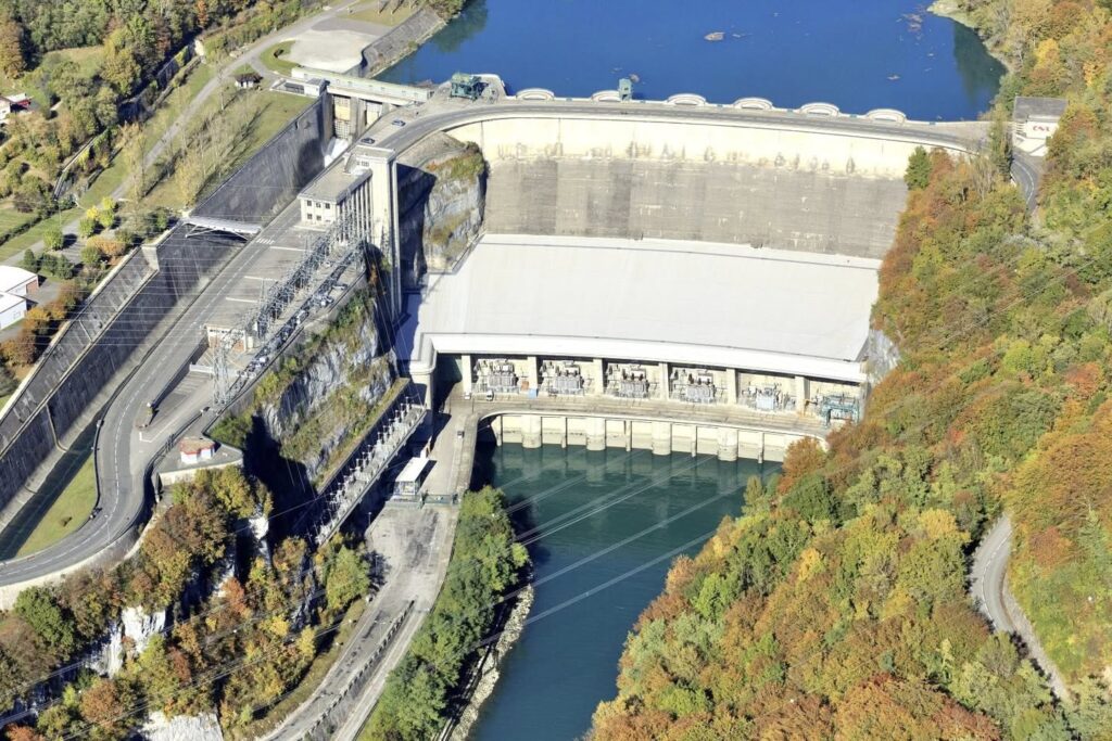 Le barrage de Génissiat (Ain)
