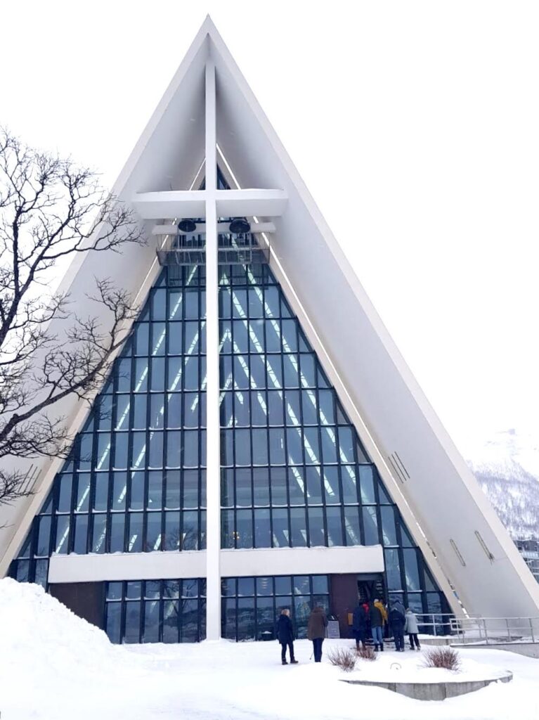 Ishavskatedralen, la cathédrale arctique de Tromsø