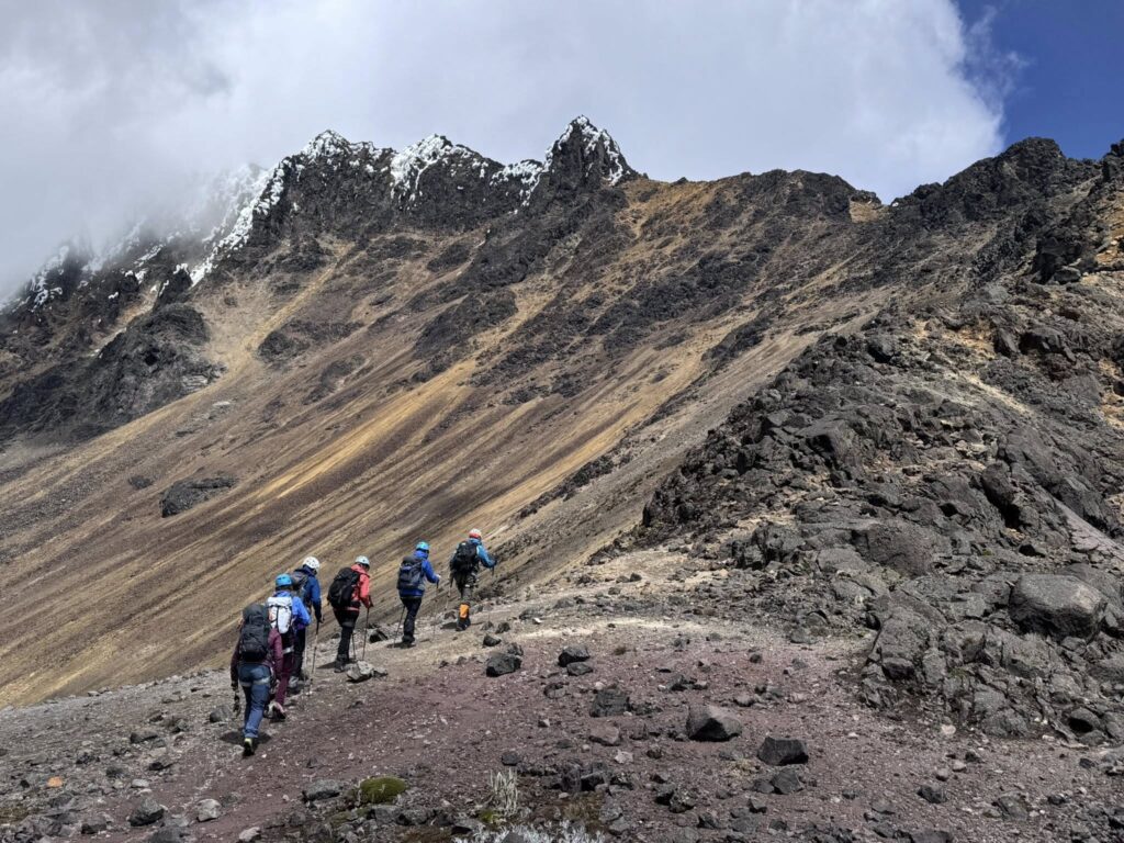 Sur le sentier de l'Illiniza Norte, Équateur