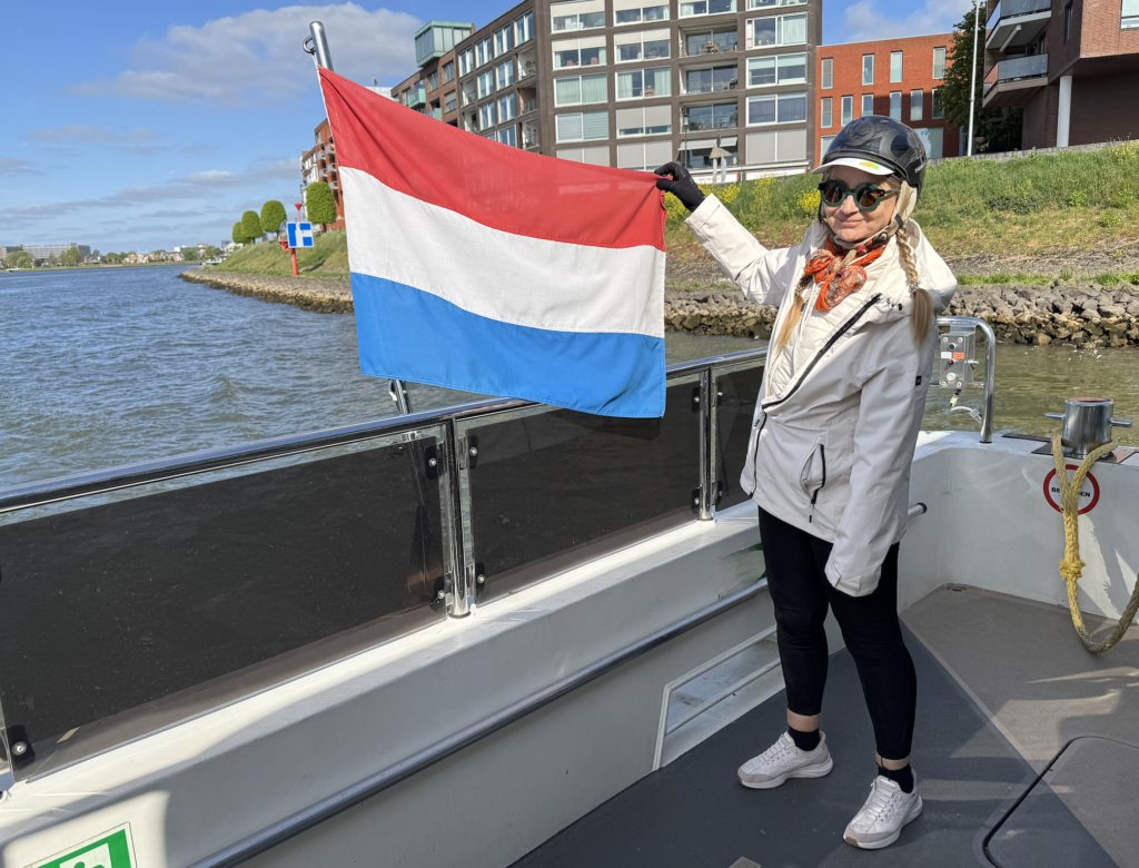 En traversant le Beneden Merwede, Pays-Bas