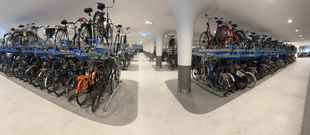 Paking à vélos d'Amsterdam Centraal, Pays-Bas