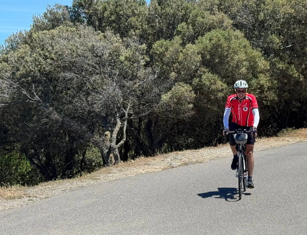 Dans l'ascension du col de la Serra, 1ère étape de la GT 20