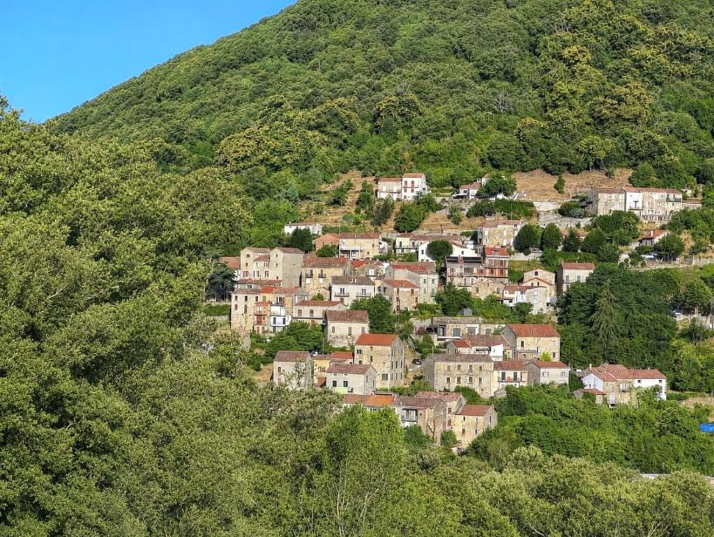 Le village de Levie, Corse