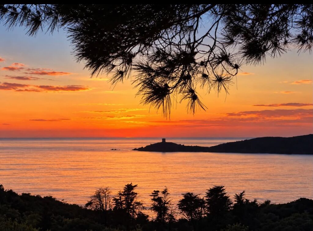 Coucher de soleil à Cargèse, Corse